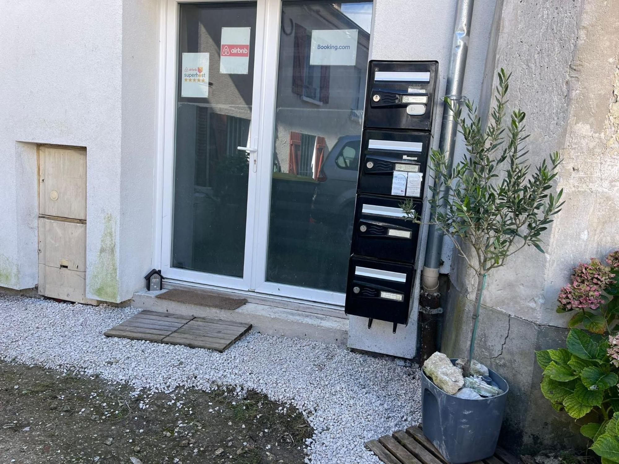 Appartement Villiers Sur Morin Proche De Disneyland Exterior foto
